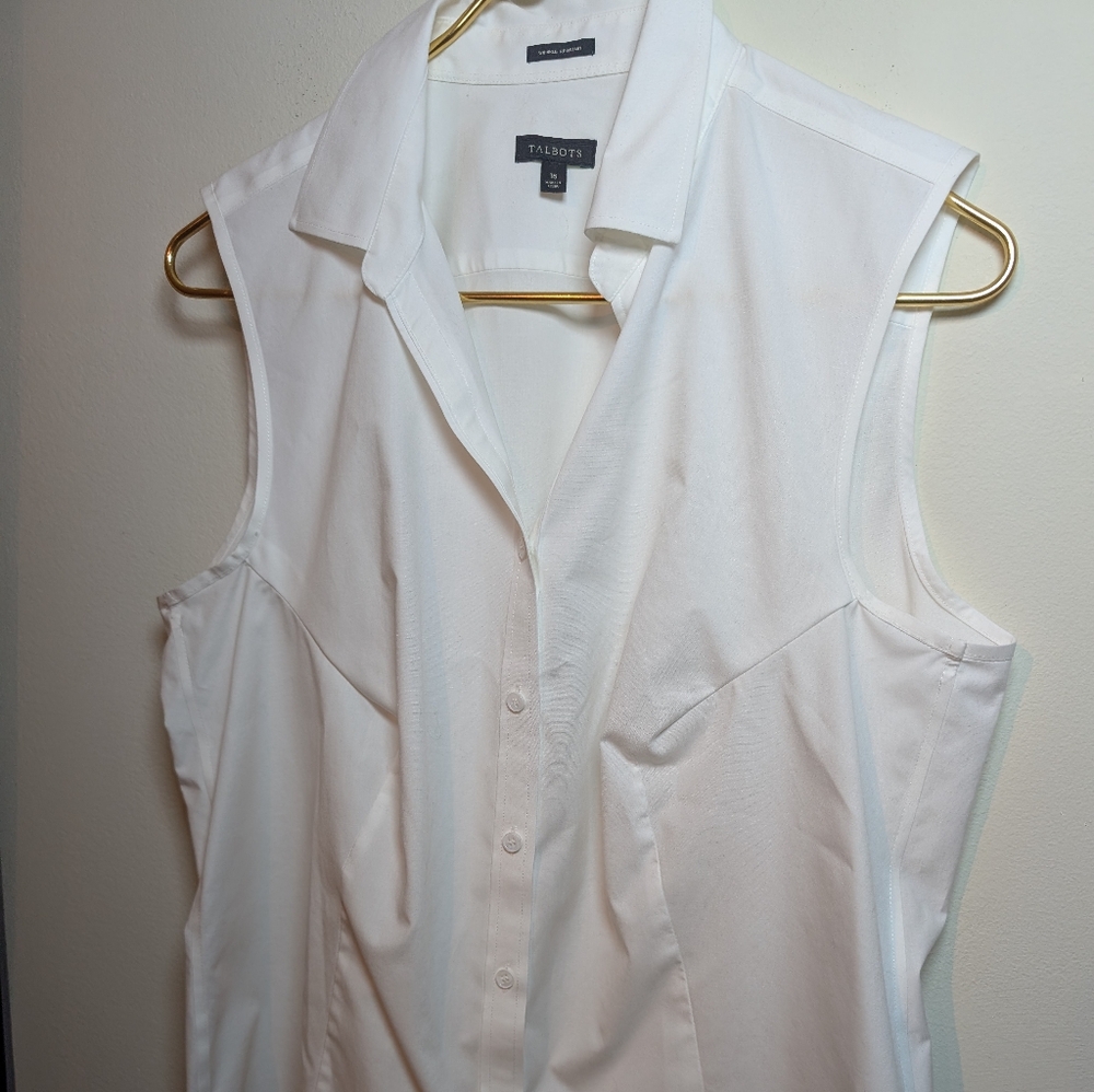 Talbot's Women's White Sleeveless Button Up Top